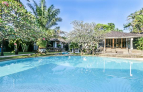 Отель Maya Villa - Seminyak  Kuta